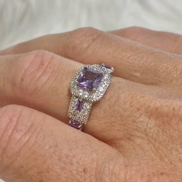 925 Sterling Silver Amethyst CZ Ring - Picture 9 of 9